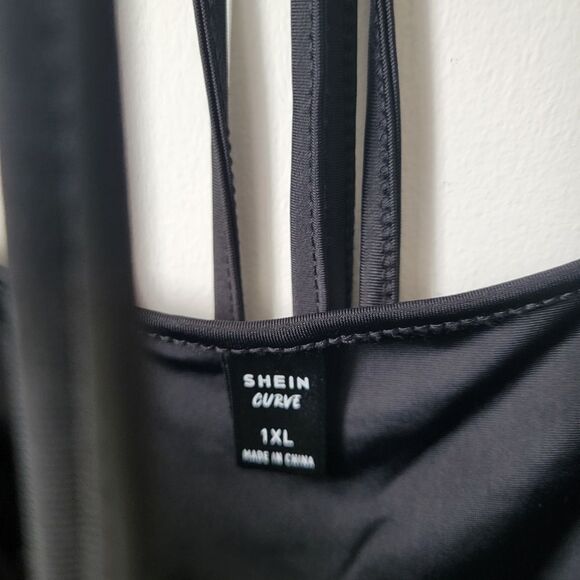 SHEIN CURVE Backless Holiday Party Dress Contrast Mesh Halter Bodycon Dress - Picture 5 of 11